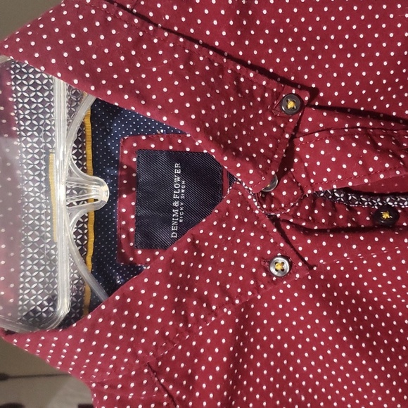 Short sleeve button down - Picture 2 of 2